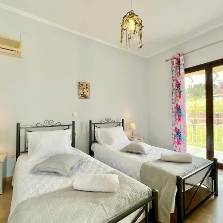 Evaggelia With Private Pool By Dadovillas *